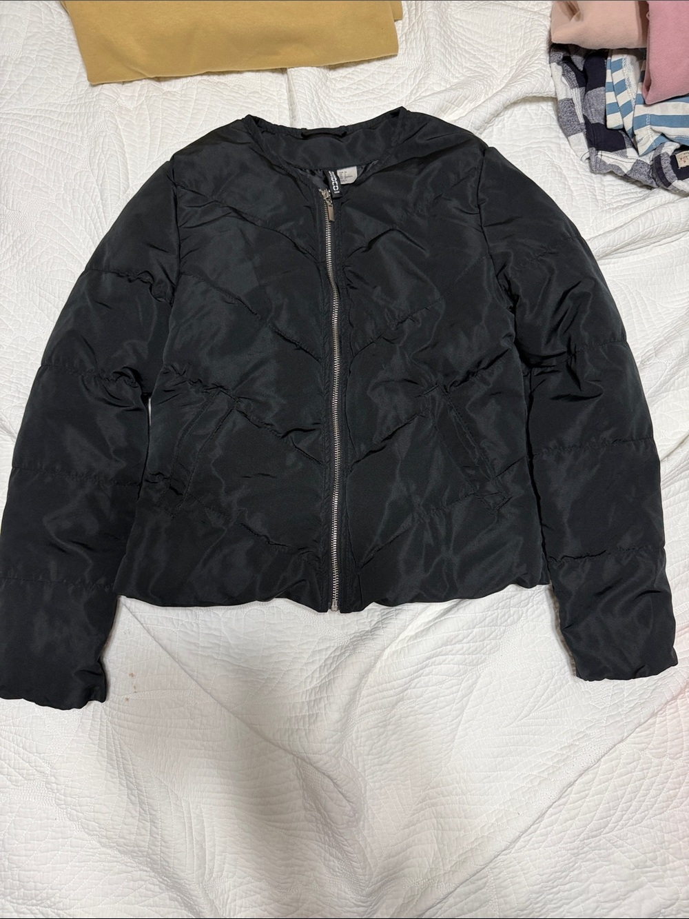 H and m Black Lightweight Puffer Jacket - Women's size 4